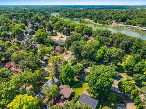 View/Area - 630 W Riverview Dr, Appleton, WI 54915 photo 1 of 3