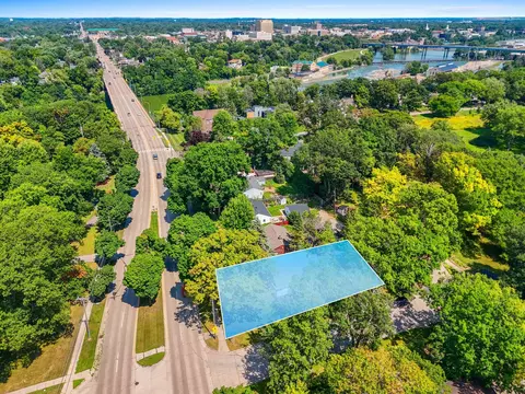 View/Area - 630 W Riverview Dr, Appleton, WI 54915 photo 2 of 3