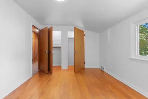 Bedroom - 630 W Riverview Dr, Appleton, WI 54915 photo 7 of 11