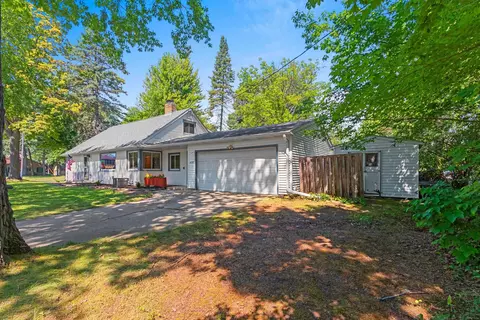 Exterior - 630 W Riverview Dr, Appleton, WI 54915 photo 6 of 8