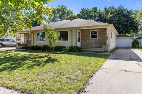 136 Langley Blvd, Neenah, WI 54956