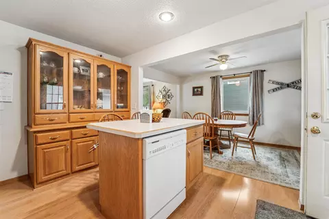 Kitchen - 1413 E Pershing St, Appleton, WI 54911 photo 4 of 5
