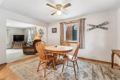 Dining - 1413 E Pershing St, Appleton, WI 54911 photo 2 of 2