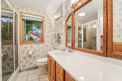 Bath - 1413 E Pershing St, Appleton, WI 54911 photo 2 of 3
