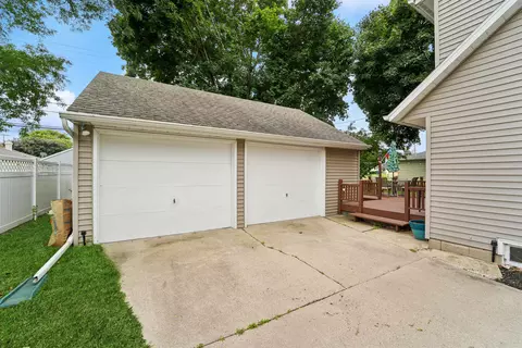 Exterior - 1413 E Pershing St, Appleton, WI 54911 photo 2 of 9