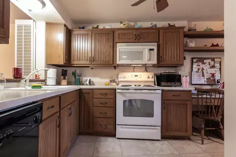 1001 S Oneida St #1B, Appleton, WI 54915 photo 6