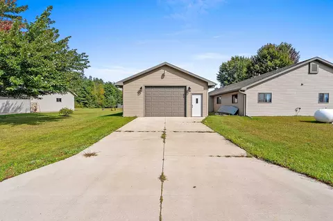 Exterior - 1150 Schabow St, Gresham, WI 54128 photo 2 of 2