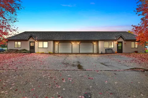 1150 Schabow St, Gresham, WI 54128