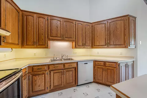 Kitchen - 4180 W Earthrock Rd, Appleton, WI 54913 photo 4 of 5