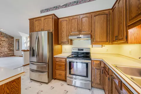 Kitchen - 4180 W Earthrock Rd, Appleton, WI 54913 photo 2 of 5