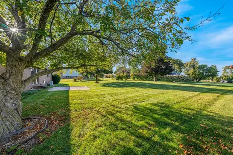 Exterior - 4180 W Earthrock Rd, Appleton, WI 54913 photo 7 of 10