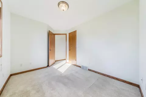 Bedroom - 4180 W Earthrock Rd, Appleton, WI 54913 photo 4 of 8