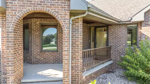 Exterior - 4180 W Earthrock Rd, Appleton, WI 54913 photo 5 of 10