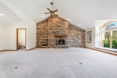 Living - 4180 W Earthrock Rd, Appleton, WI 54913 photo 4 of 6