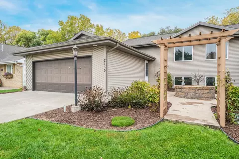 Exterior - 2135 Cloudview Ct, Appleton, WI 54914 photo 1 of 8