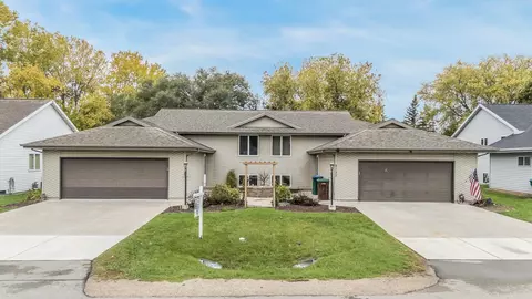 Exterior - 2135 Cloudview Ct, Appleton, WI 54914 photo 7 of 8