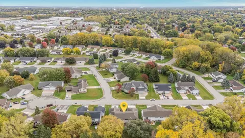 View/Area - 2135 Cloudview Ct, Appleton, WI 54914 photo 3 of 5