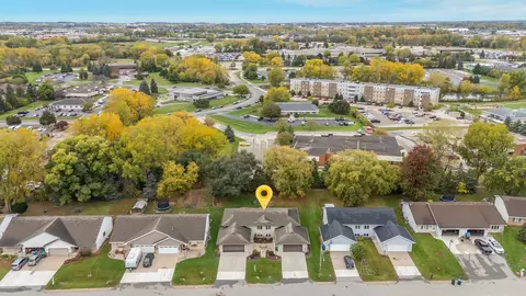 View/Area - 2135 Cloudview Ct, Appleton, WI 54914 photo 2 of 5