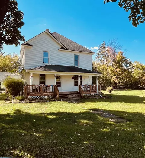 215 S Church St, Endeavor, WI 53930