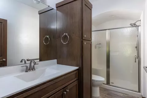 Bath - 4847 N Mya Dr, Appleton, WI 54913 photo 2 of 5