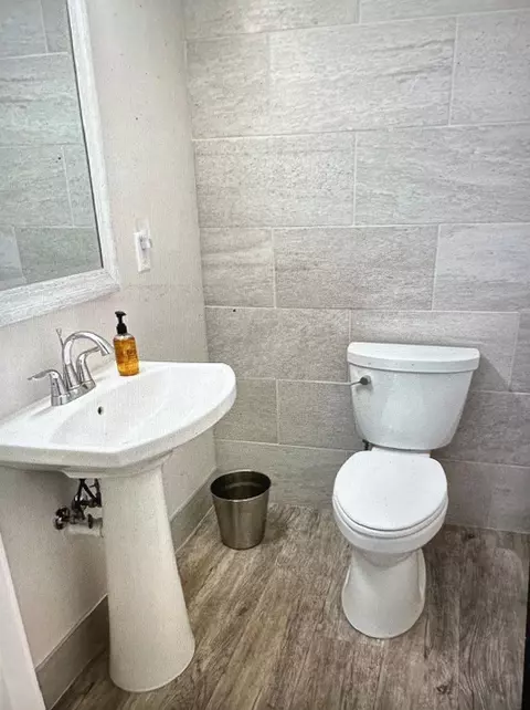 Bath - 4847 N Mya Dr, Appleton, WI 54913 photo 5 of 5