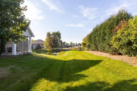 Exterior - 4847 N Mya Dr, Appleton, WI 54913 photo 8 of 10