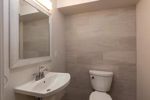 Bath - 4847 N Mya Dr, Appleton, WI 54913 photo 3 of 5
