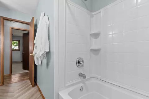 Bath - 324 S Matthias St, Appleton, WI 54915 photo 4 of 4
