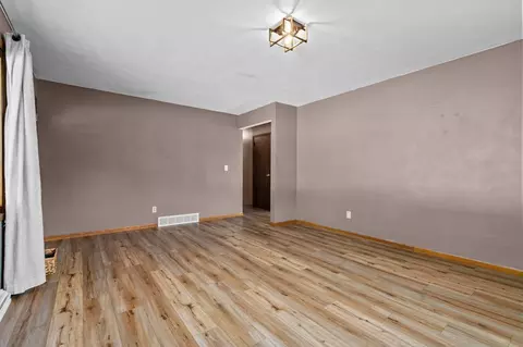 Living - 324 S Matthias St, Appleton, WI 54915 photo 2 of 6
