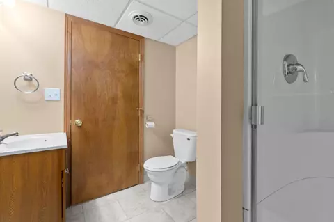 Bath - 324 S Matthias St, Appleton, WI 54915 photo 2 of 4