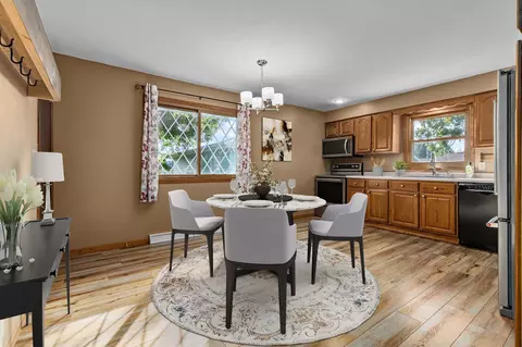 Dining - 324 S Matthias St, Appleton, WI 54915 photo 1 of 1