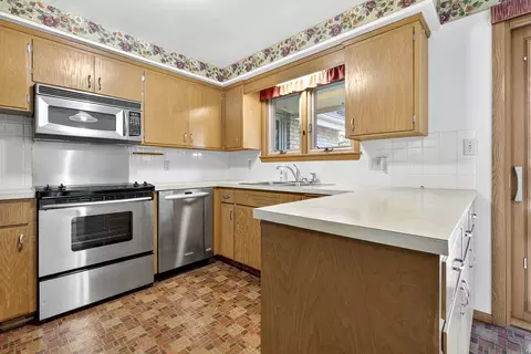 521 W Seneca Dr, Appleton, WI 54911 photo 12