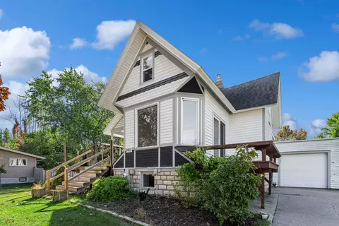 1413 38th Ave, Menominee, MI 49858