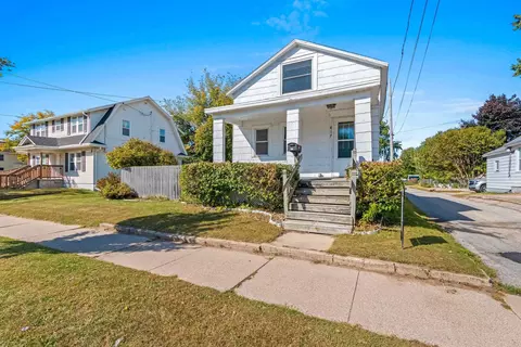 817 N Irwin Ave, Green Bay, WI 54302