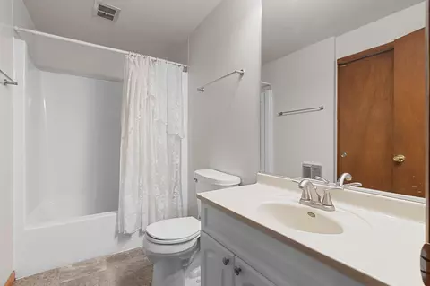 Bath - 1344 E Zingler Ave, Shawano, WI 54166 photo 2 of 3