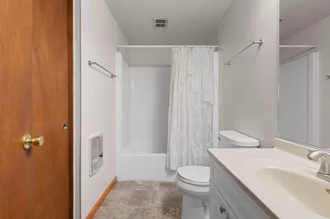 Bath - 1344 E Zingler Ave, Shawano, WI 54166 photo 3 of 3