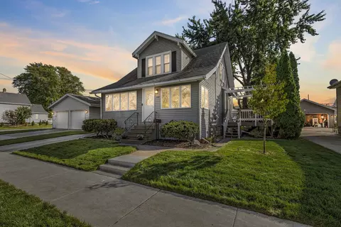 1109 Arthur Ave, Oshkosh, WI 54902