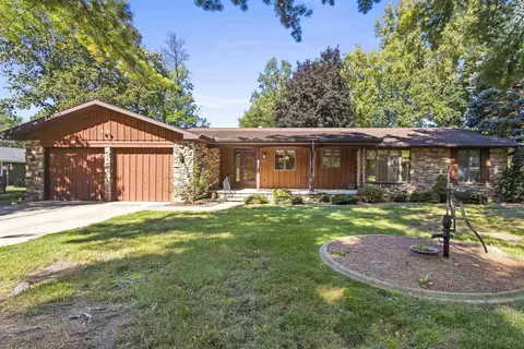 2466 Parkwood Dr, Green Bay, WI 54304