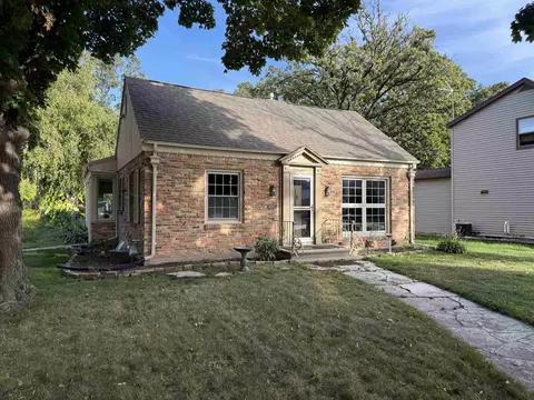 2200 Oregon St, Oshkosh, WI 54902