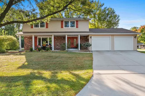 2237 Lucerne Cir, Green Bay, WI 54311