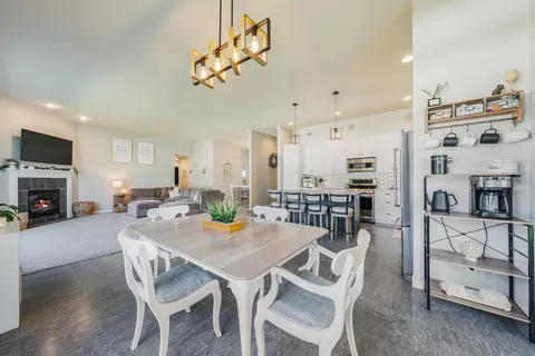 Dining - 2184 W Noelle Ln, Appleton, WI 54913 photo 1 of 1