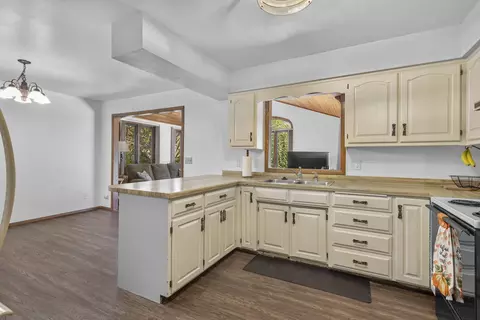 Kitchen - 602 S Goldenrod Dr, Appleton, WI 54914 photo 1 of 3