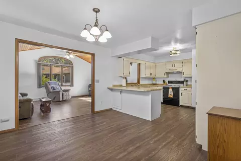 Dining - 602 S Goldenrod Dr, Appleton, WI 54914 photo 1 of 1