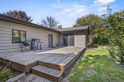 Exterior - 602 S Goldenrod Dr, Appleton, WI 54914 photo 5 of 7