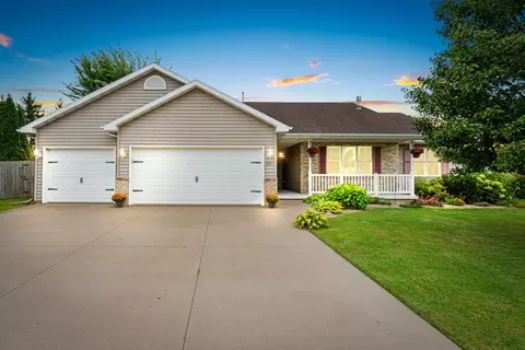 1661 W Kaylee Ln, Appleton, WI 54913