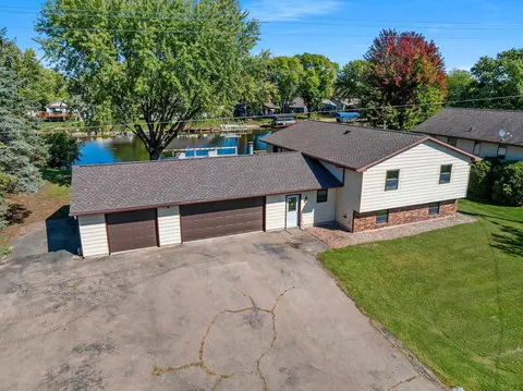 135 Washington St, Winneconne, WI 54986