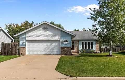 1372 Baytree Ln, Neenah, WI 54956