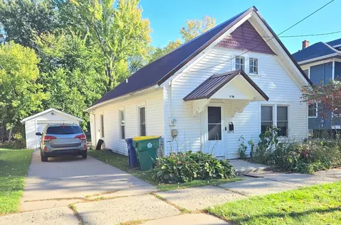 815 S Clay St, Green Bay, WI 54301