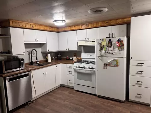 Kitchen - n7904 County Road G, Iola, WI 54945 photo 1 of 2