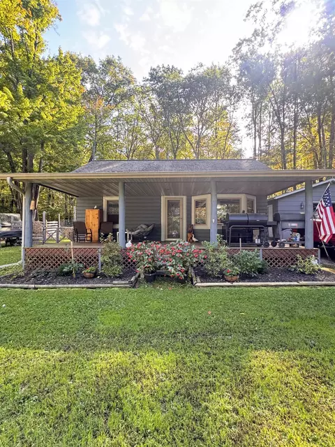 n7904 County Road G, Iola, WI 54945